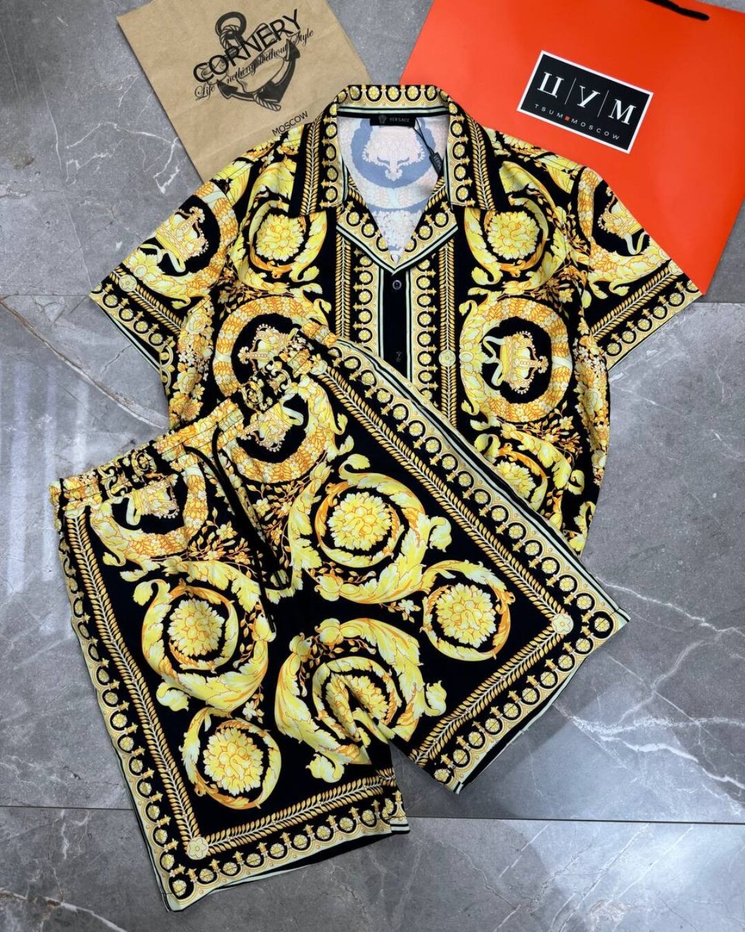 Костюм Versace