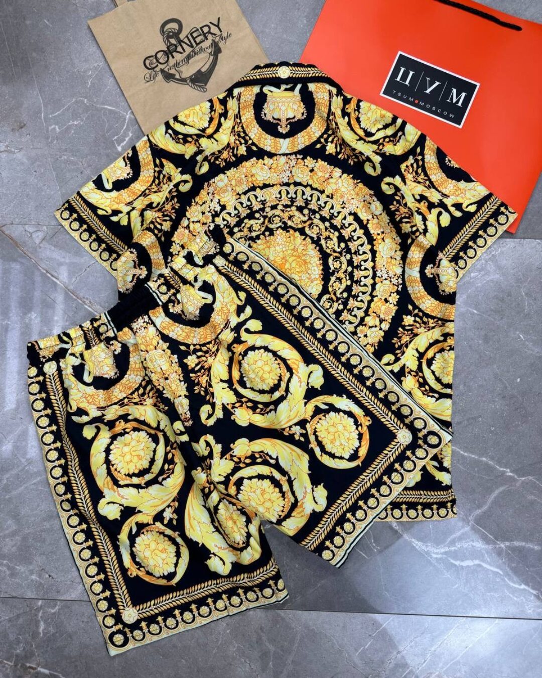 Костюм Versace