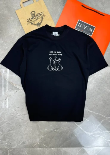 Футболка Vetements Kiss Me Baby