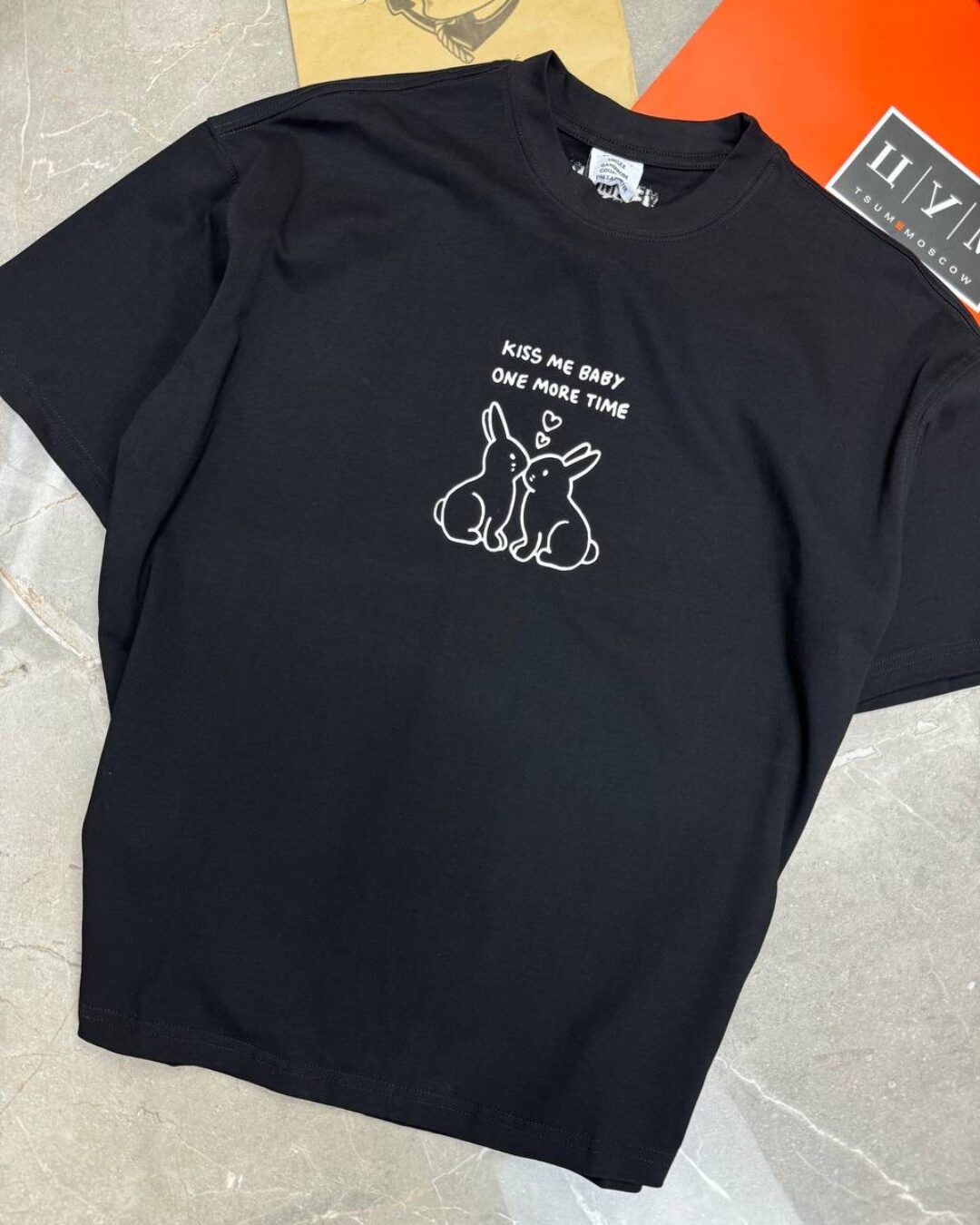 Футболка Vetements Kiss Me Baby
