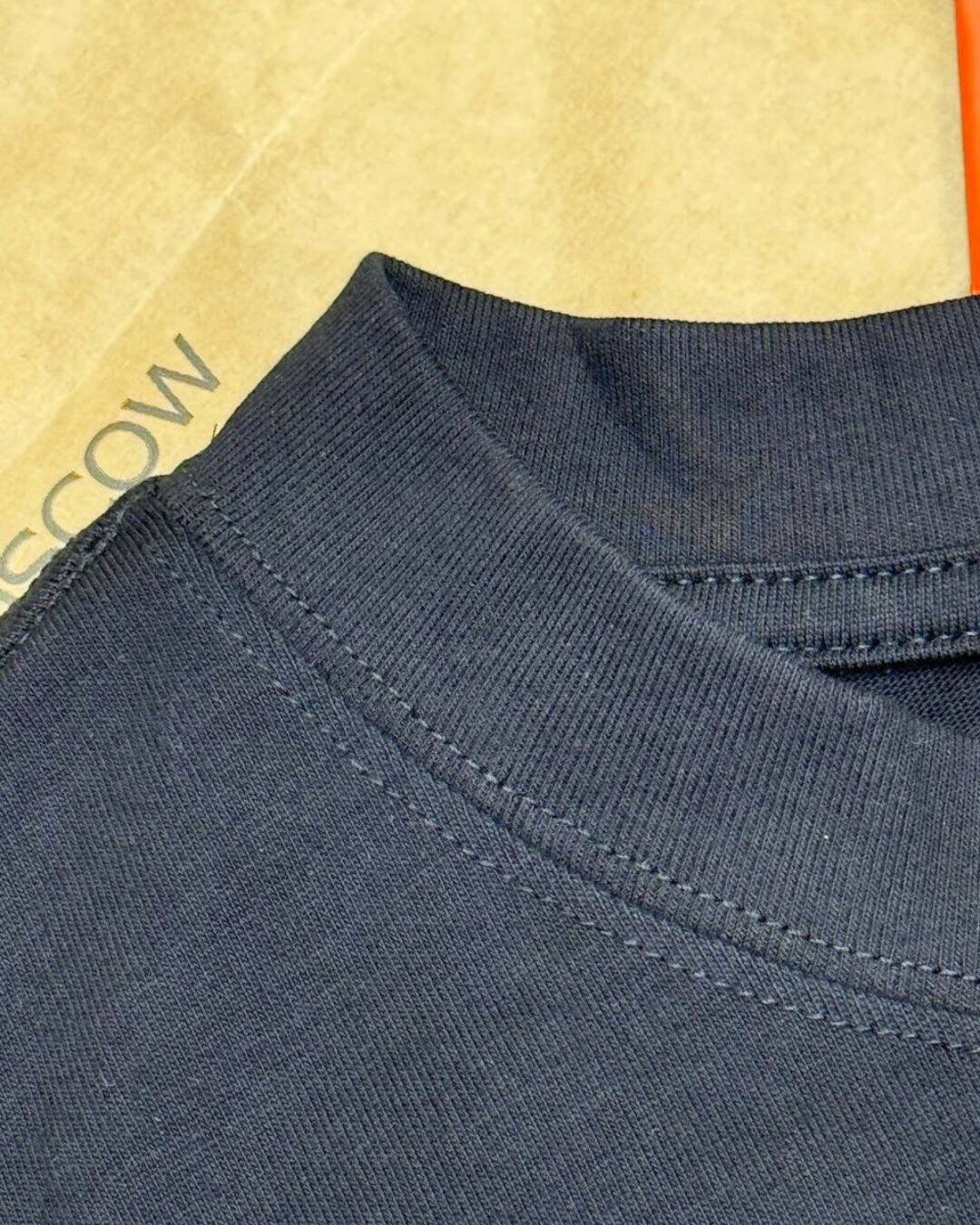 Футболка Vetements Kiss Me Baby