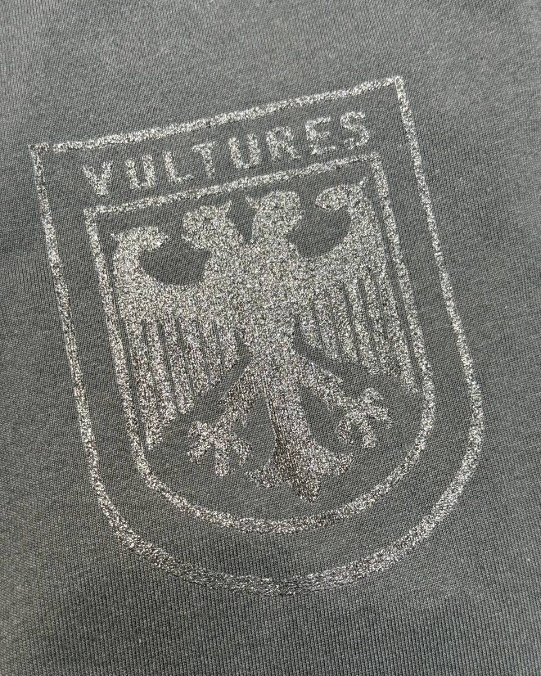 Футболка Vultures