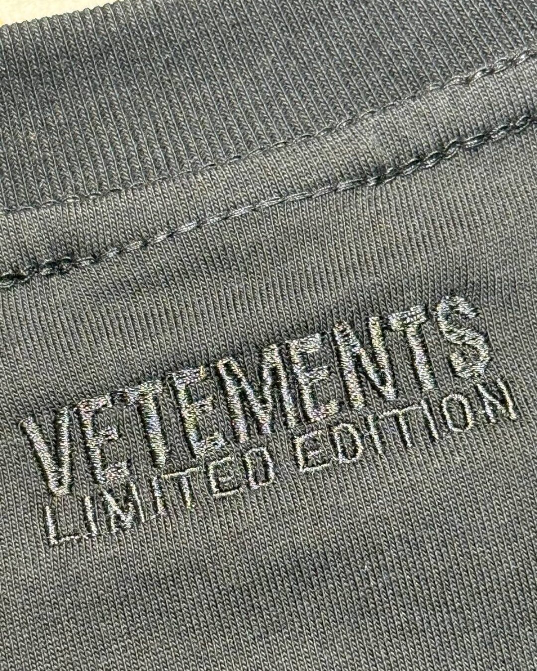 Футболка Vetements