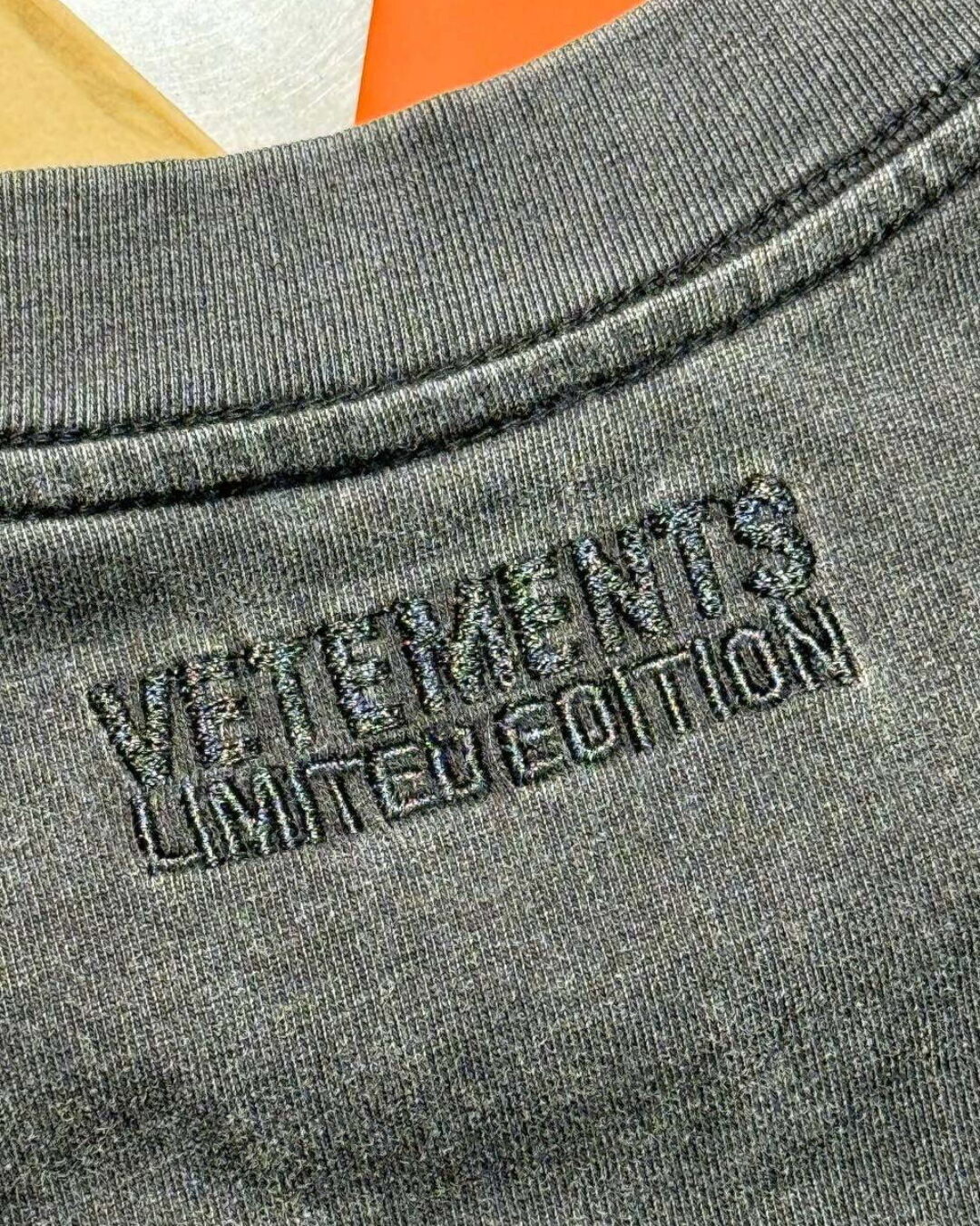 Футболка Vetements A Lot Of Money — фото 9