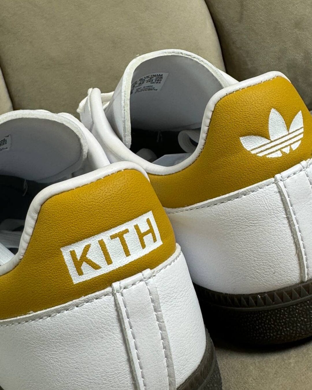 Кроссовки Adidas x Kith