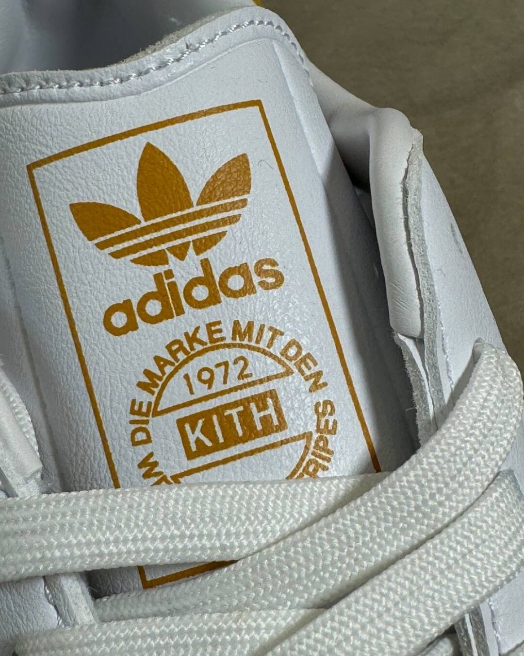 Кроссовки Adidas x Kith