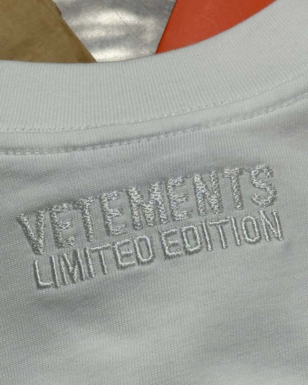 Футболка Vetements Kiss Me Baby — фото 9