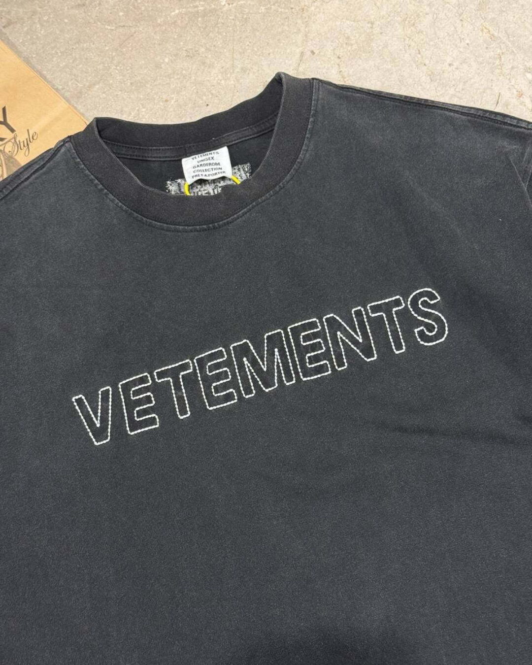 Футболка Vetements String Logo