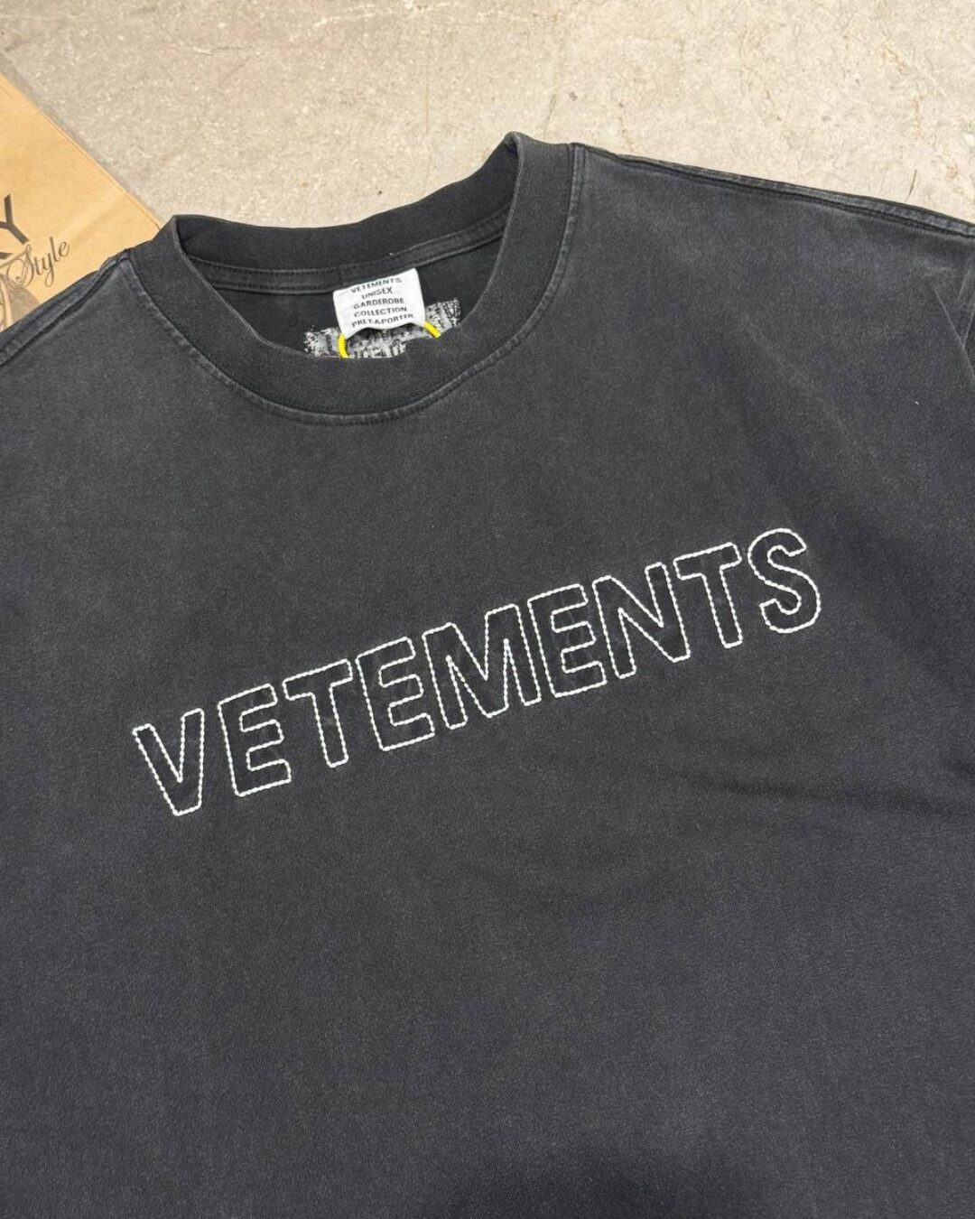 Футболка Vetements