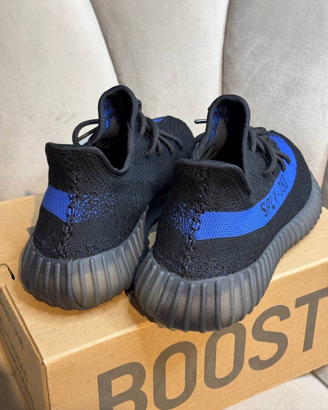 Yeezy 350 V2 Dazzling Blue
