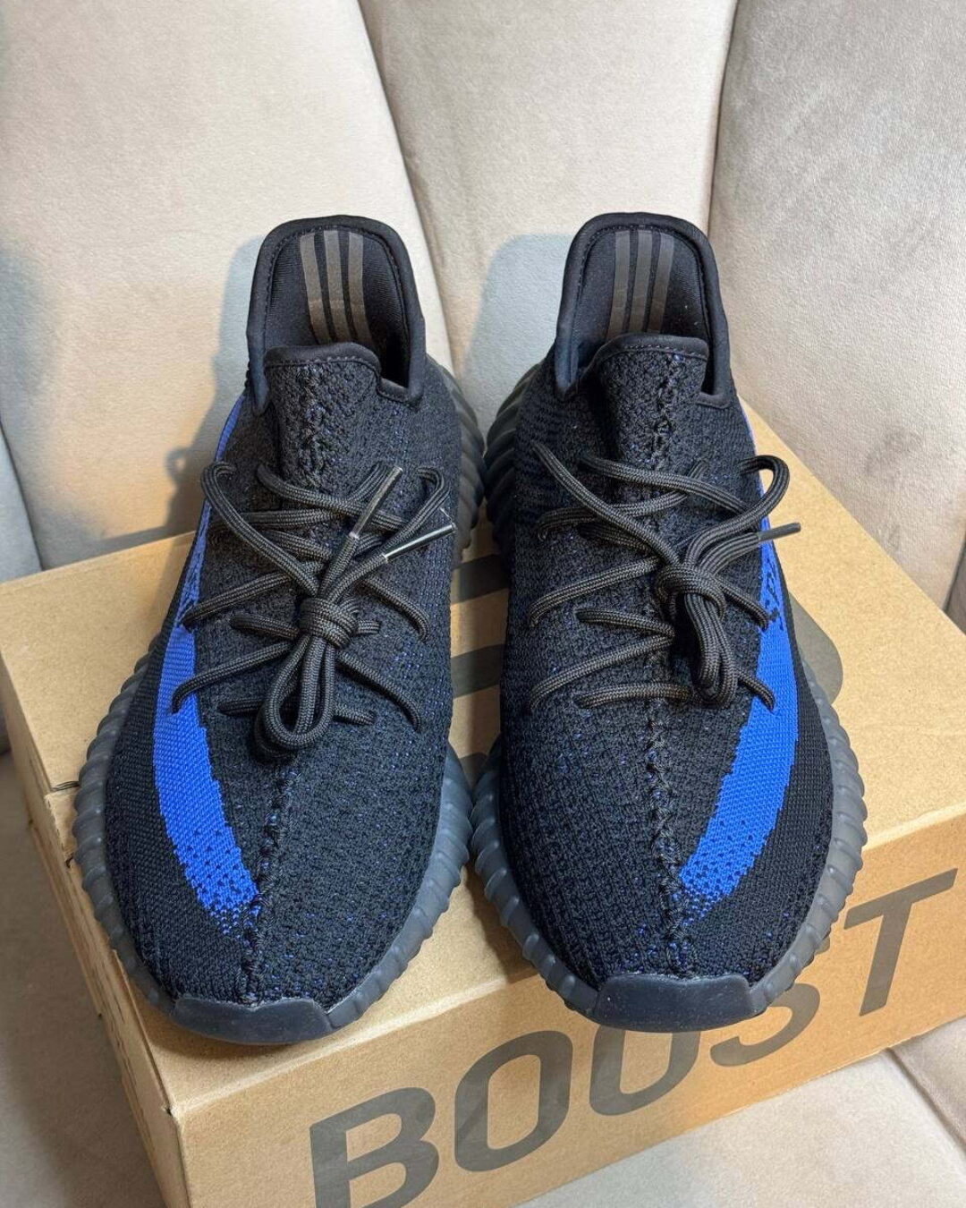 Yeezy 350 V2 Dazzling Blue