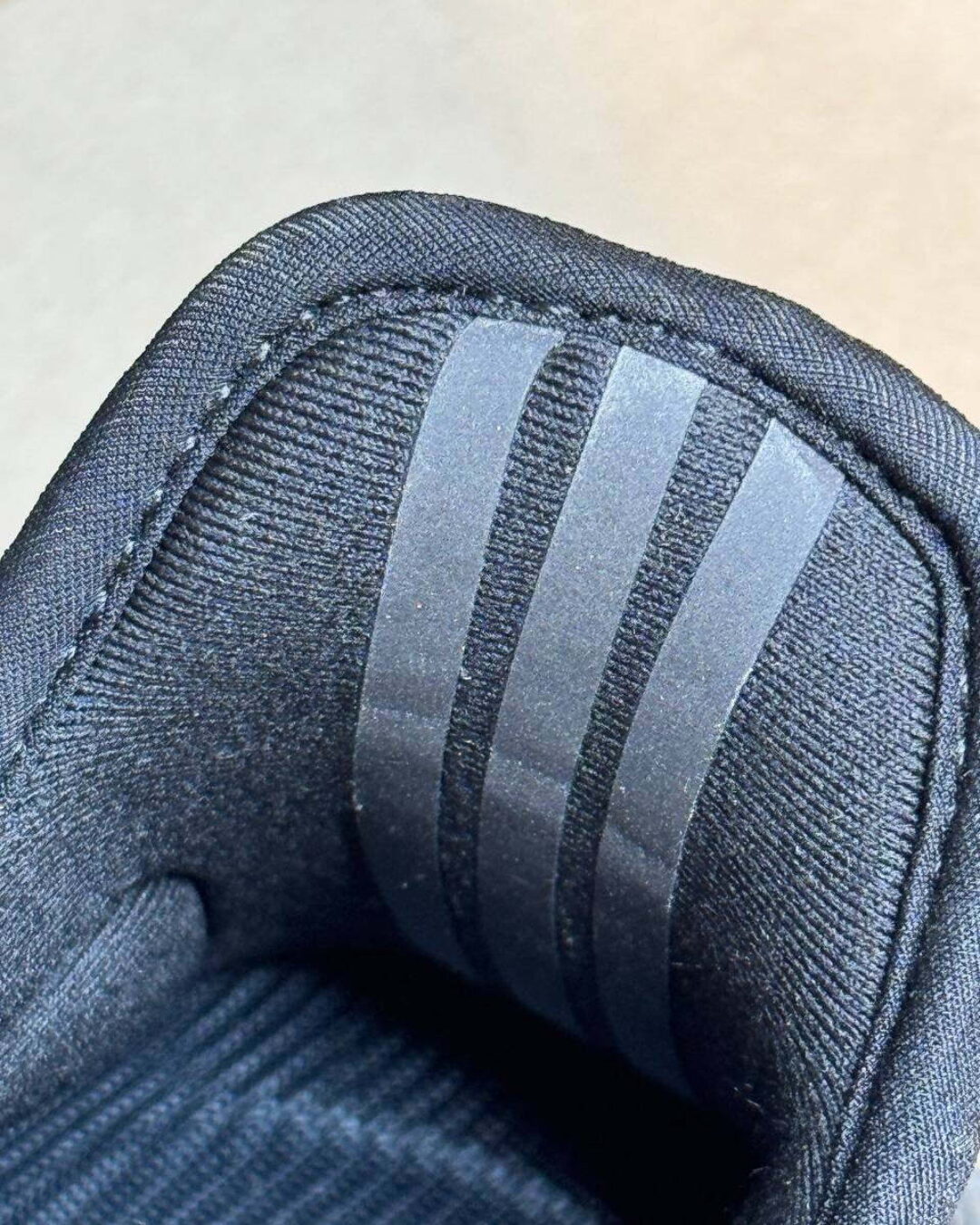 Yeezy 350 V2 Dazzling Blue