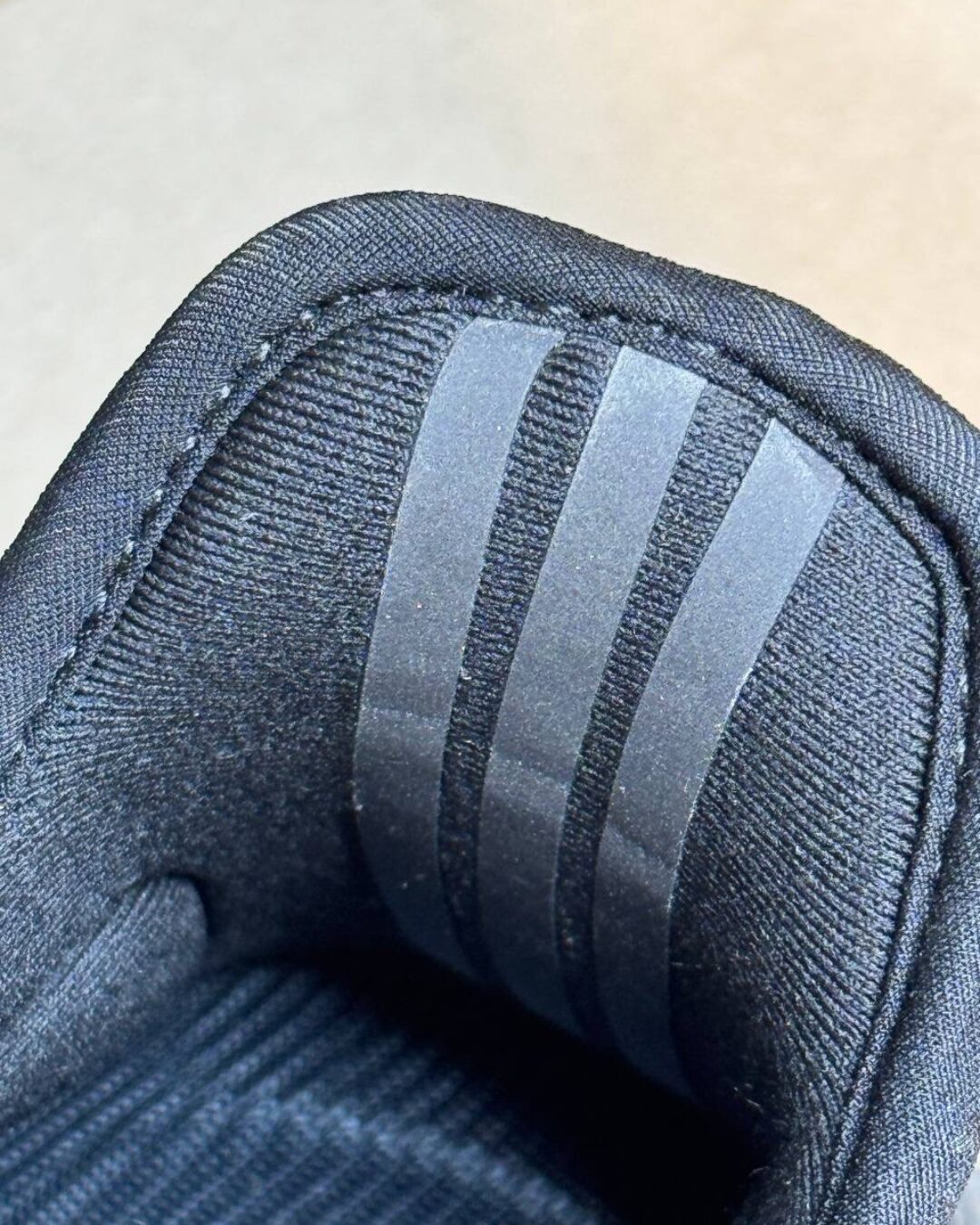 Yeezy 350 V2 Dazzling Blue