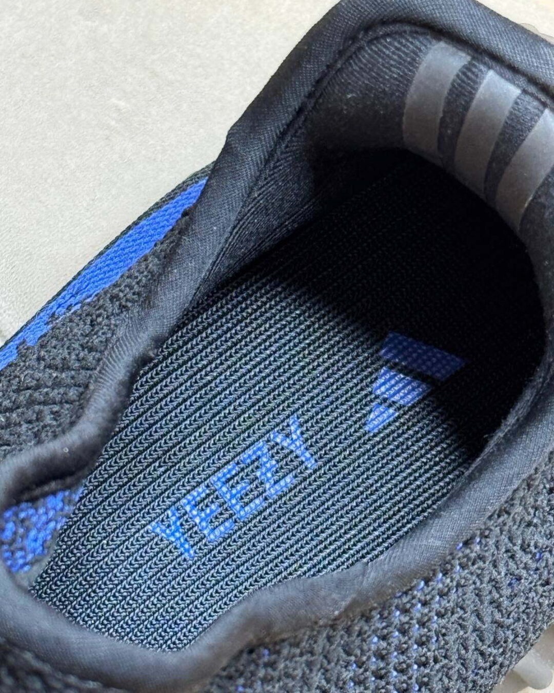 Yeezy 350 V2 Dazzling Blue