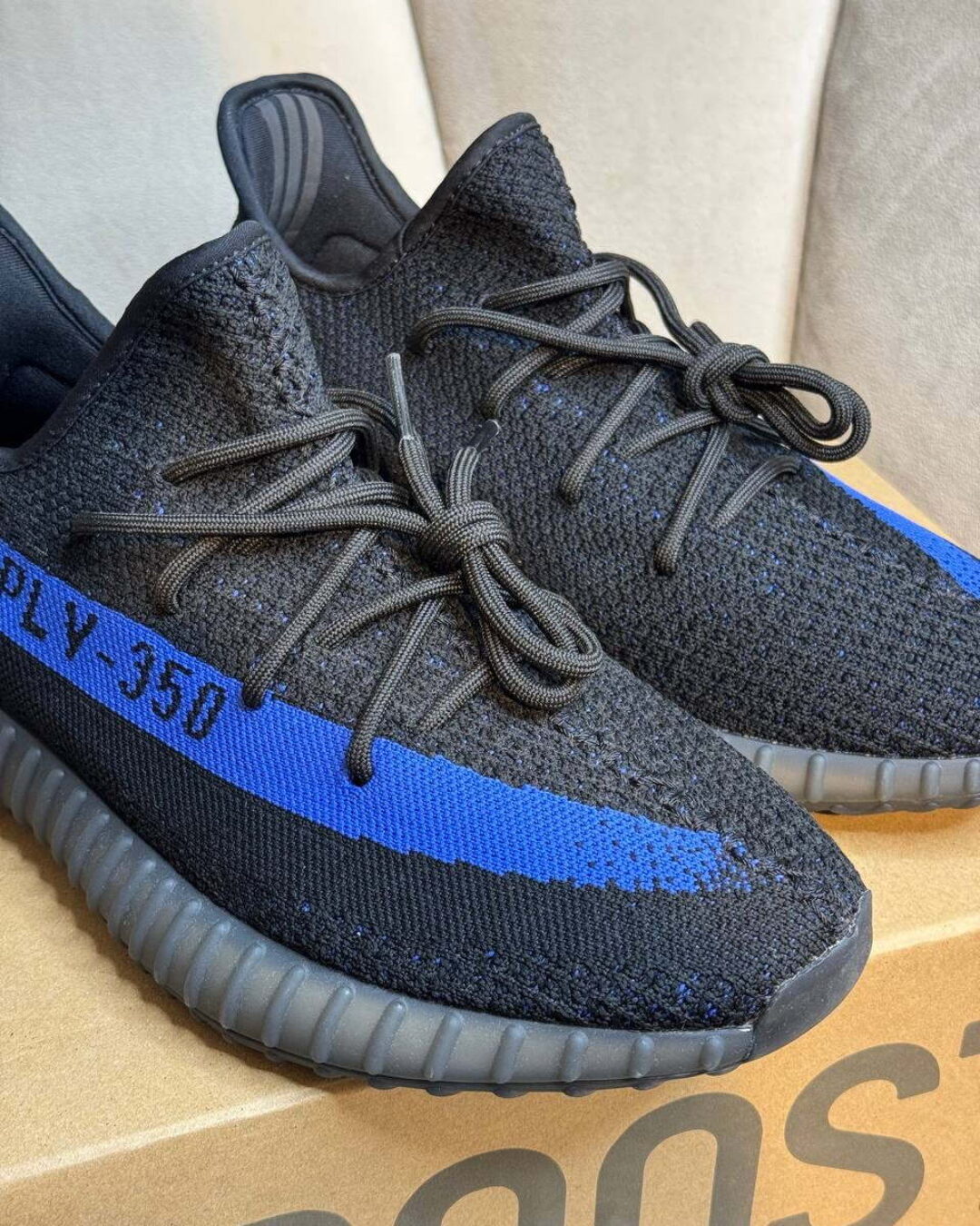 Yeezy 350 V2 Dazzling Blue