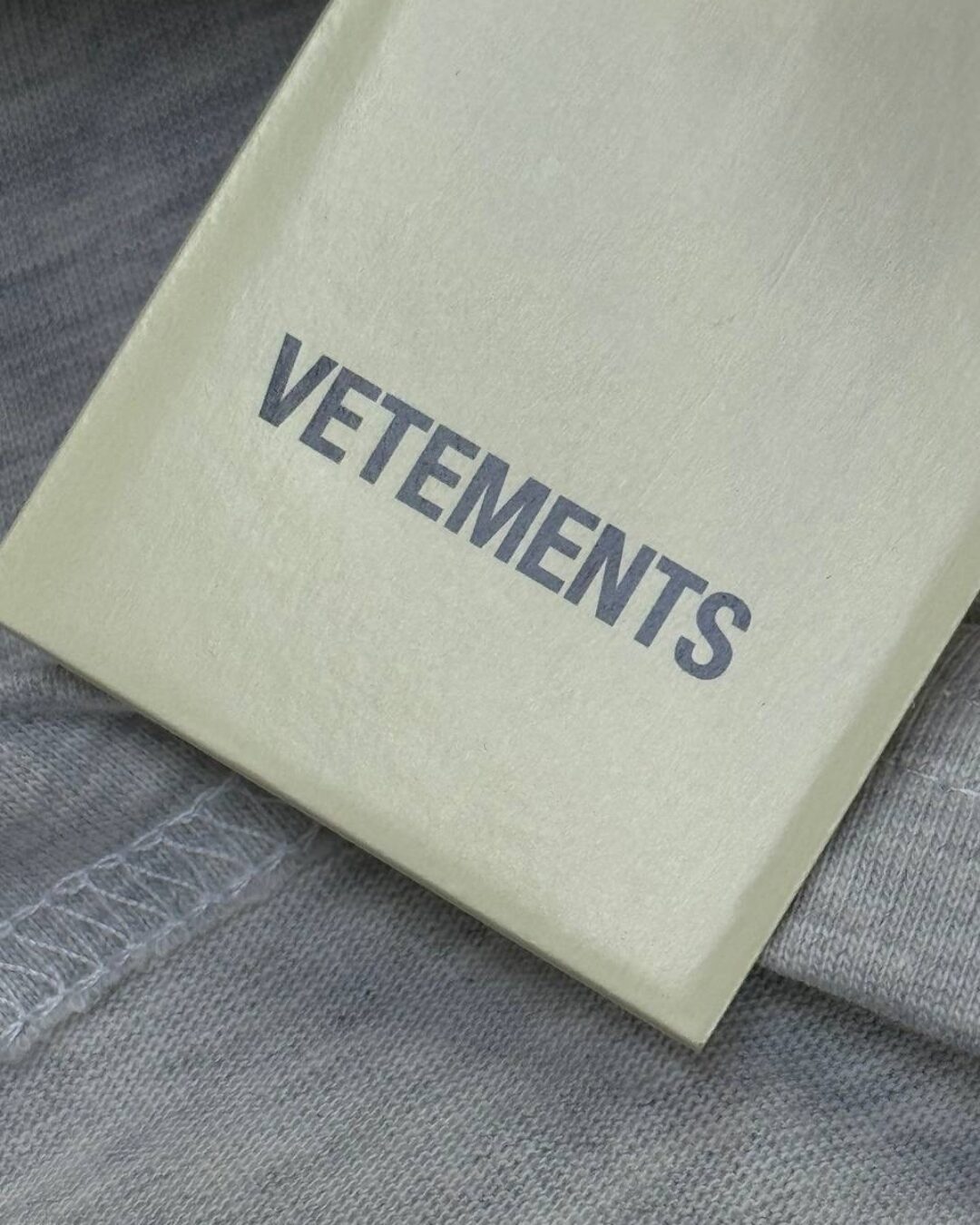 Футболка Vetements