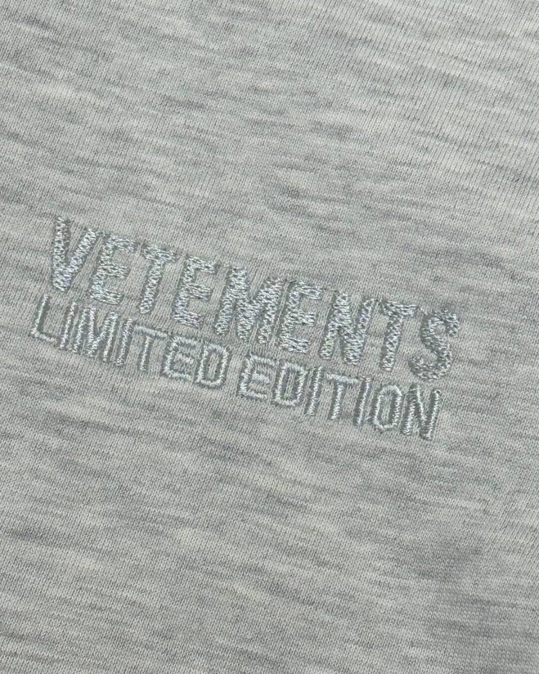 Футболка Vetements