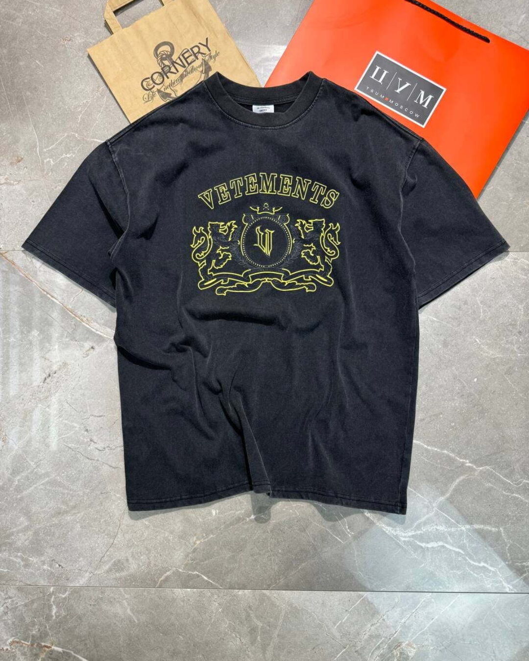 Футболка Vetements Crest — фото 3