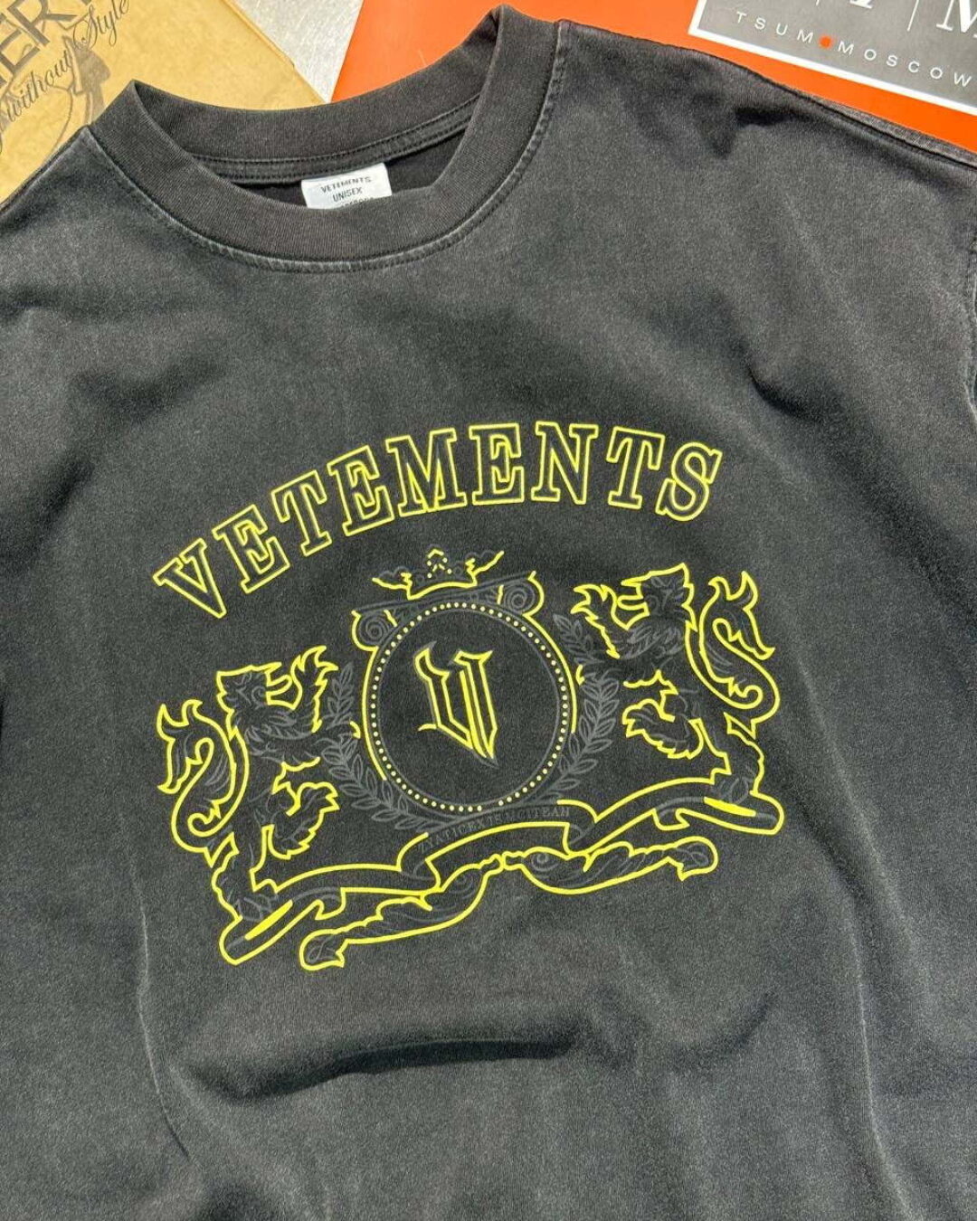 Футболка Vetements Crest — фото 5