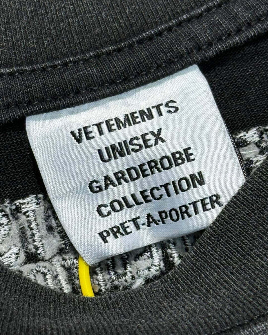 Футболка Vetements Crest — фото 9