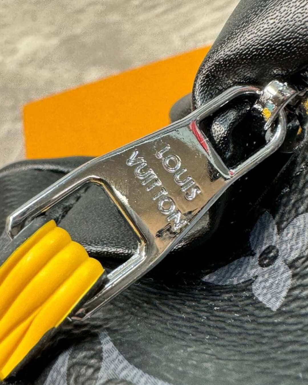 Сумка Louis Vuitton Discovery