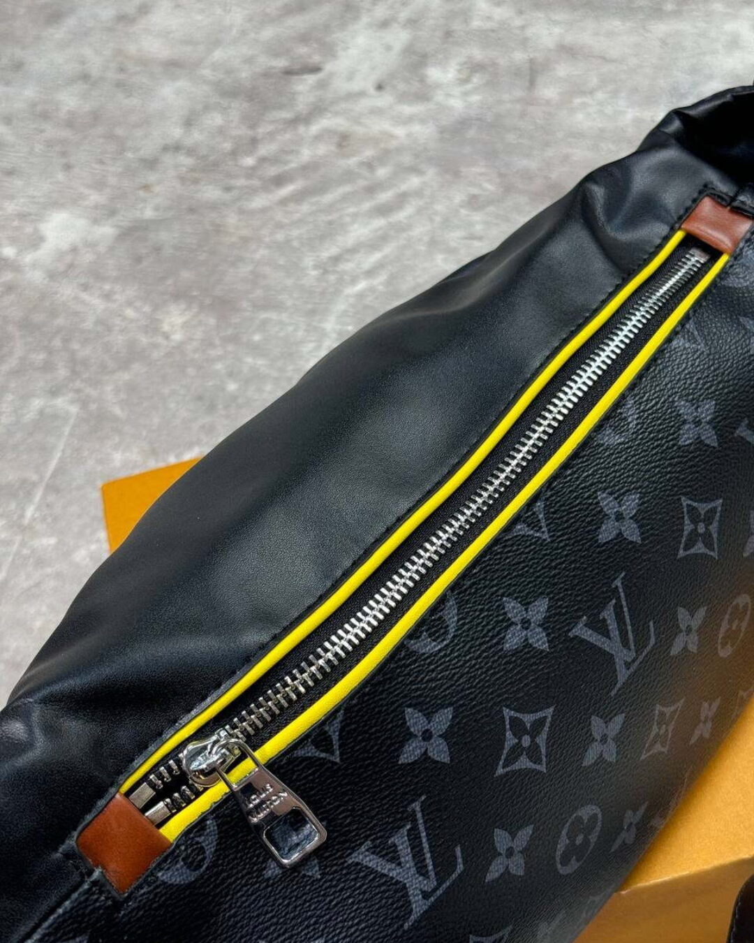 Сумка Louis Vuitton Discovery