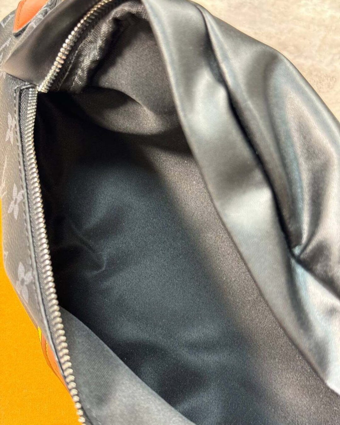 Сумка Louis Vuitton Discovery