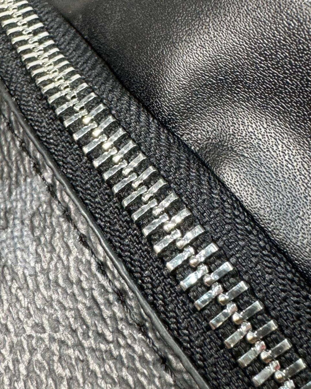 Сумка Louis Vuitton Discovery