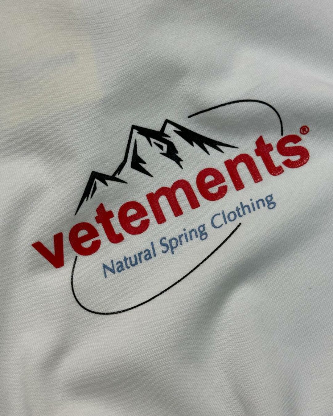 Футболка Vetements