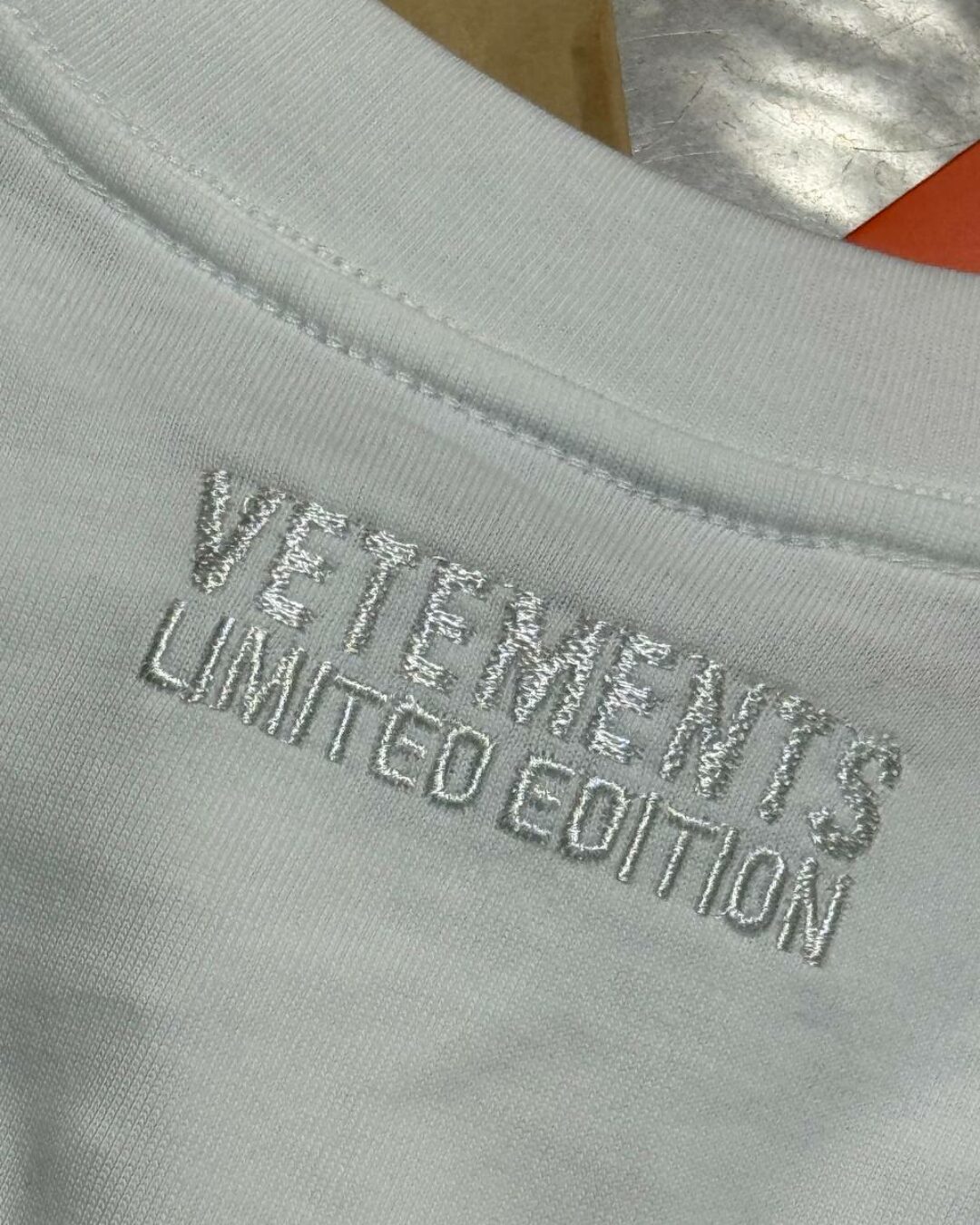 Футболка Vetements