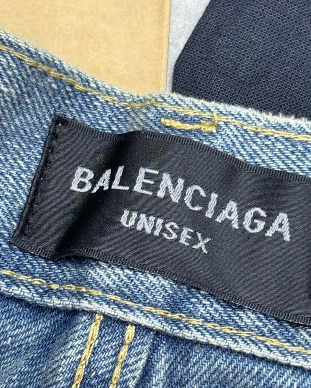 Джинсы Balenciaga — фото 7