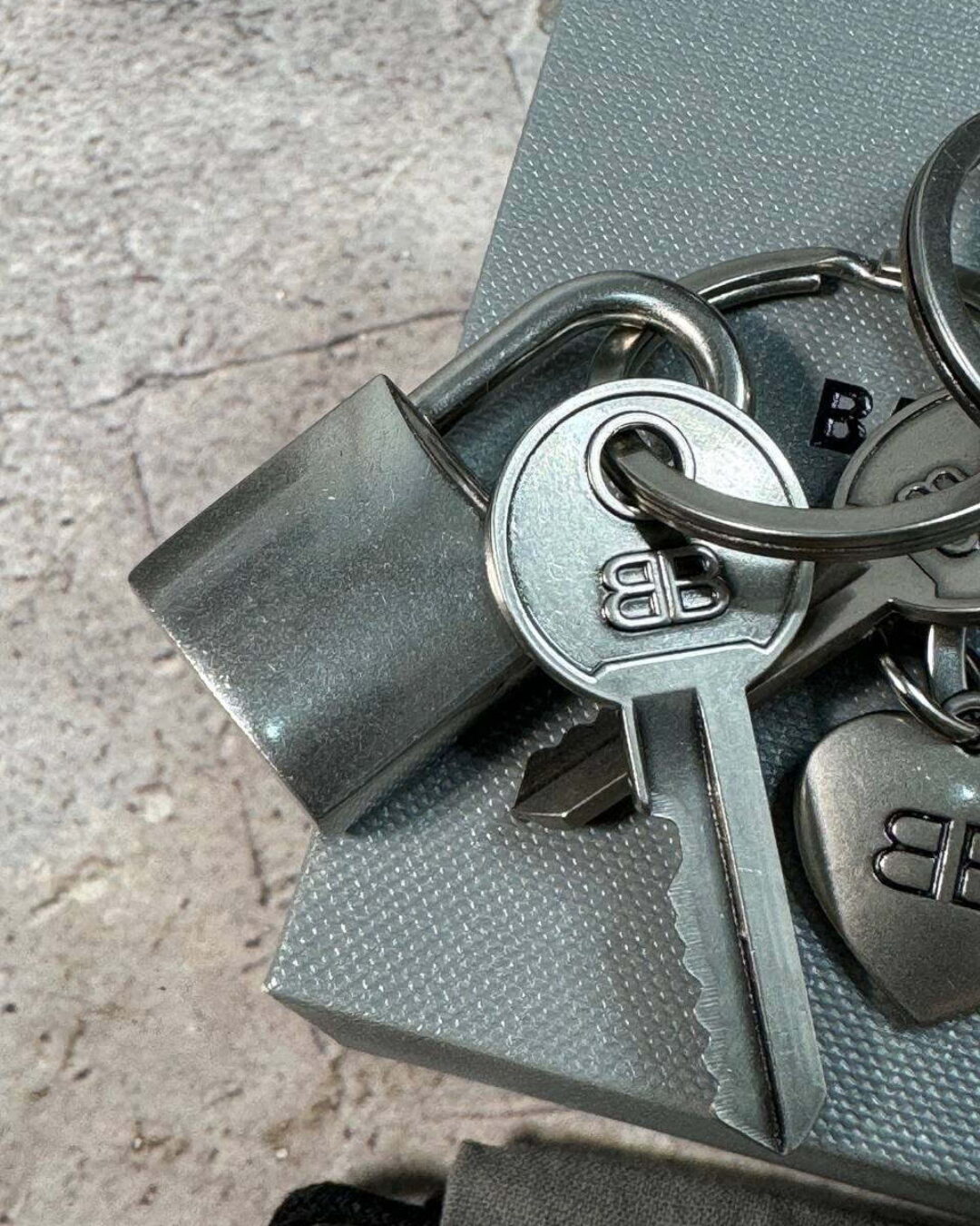 Брелок Balenciaga