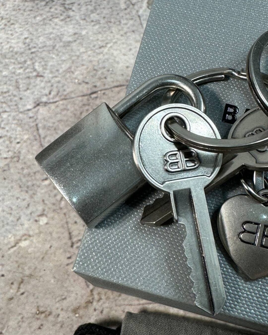 Брелок Balenciaga