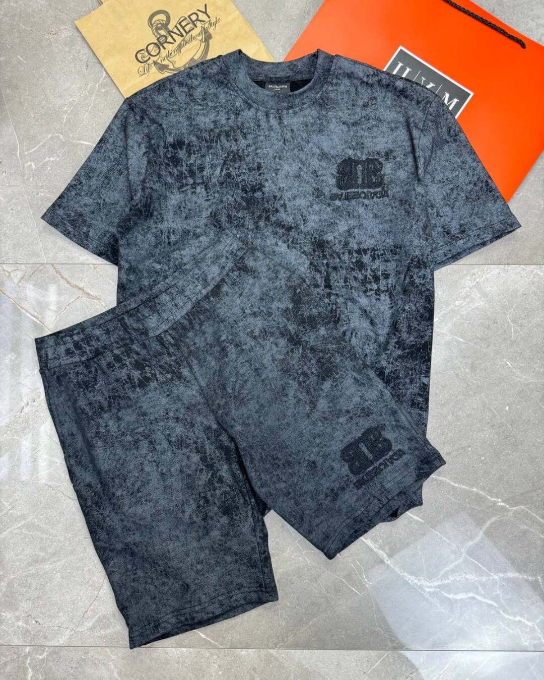 Костюм Balenciaga