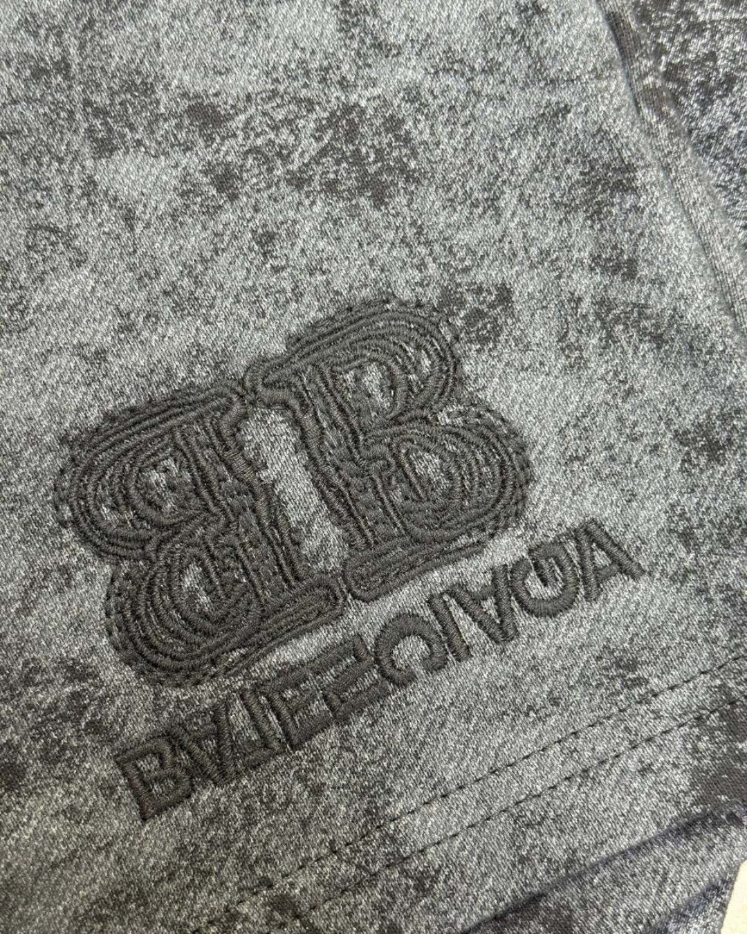 Костюм Balenciaga