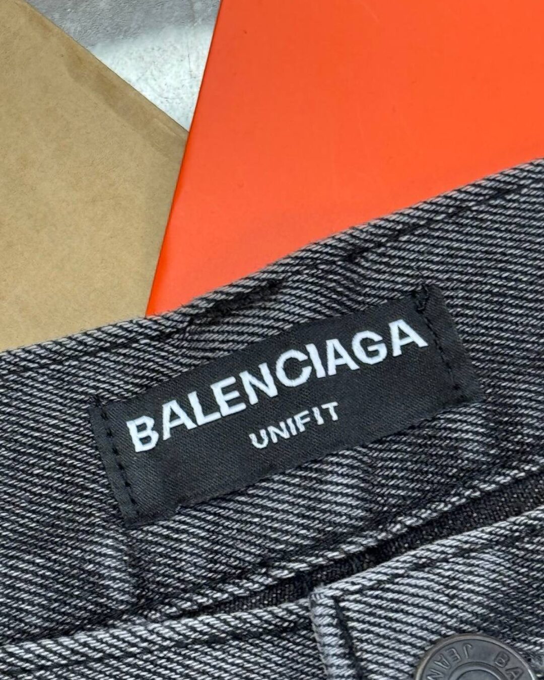 Джинсы Balenciaga