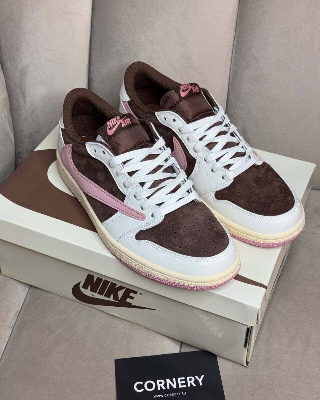 Кеды Travis Scott x Air Jordan 1 Pink Oxford