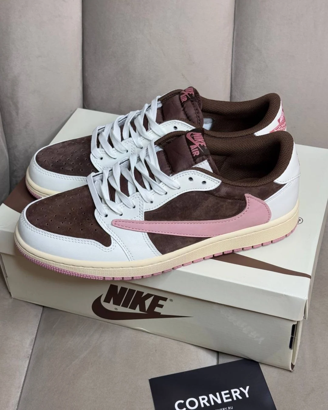 Кеды Travis Scott x Air Jordan 1 Pink Oxford — фото 3