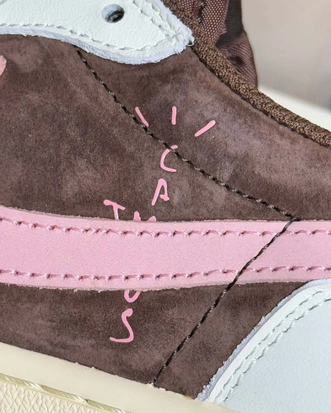 Кеды Travis Scott x Air Jordan 1 Pink Oxford — фото 4