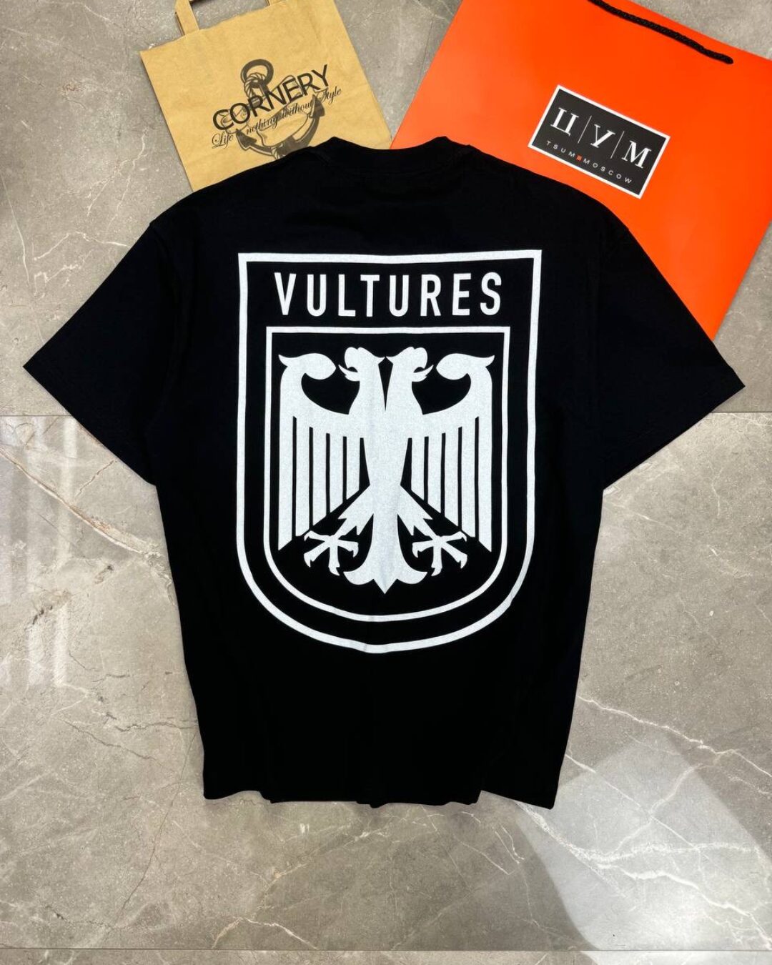 Футболка Vultures