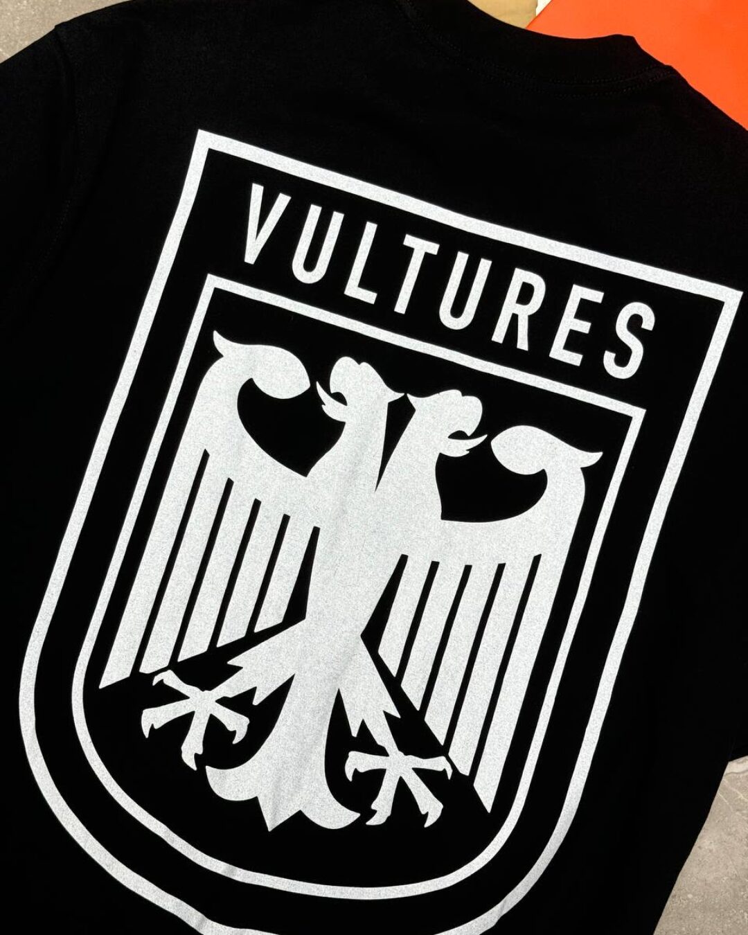 Футболка Vultures