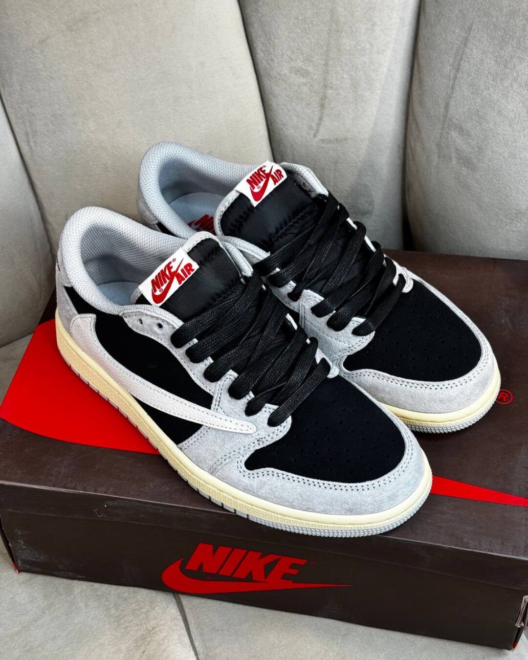 Кеды Travis Scott x Air Jordan 1 Smoke Grey