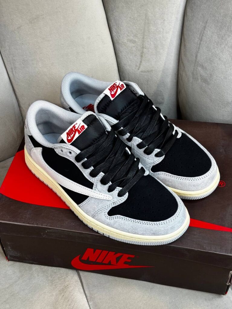 Кеды Travis Scott x Air Jordan 1 Smoke Grey