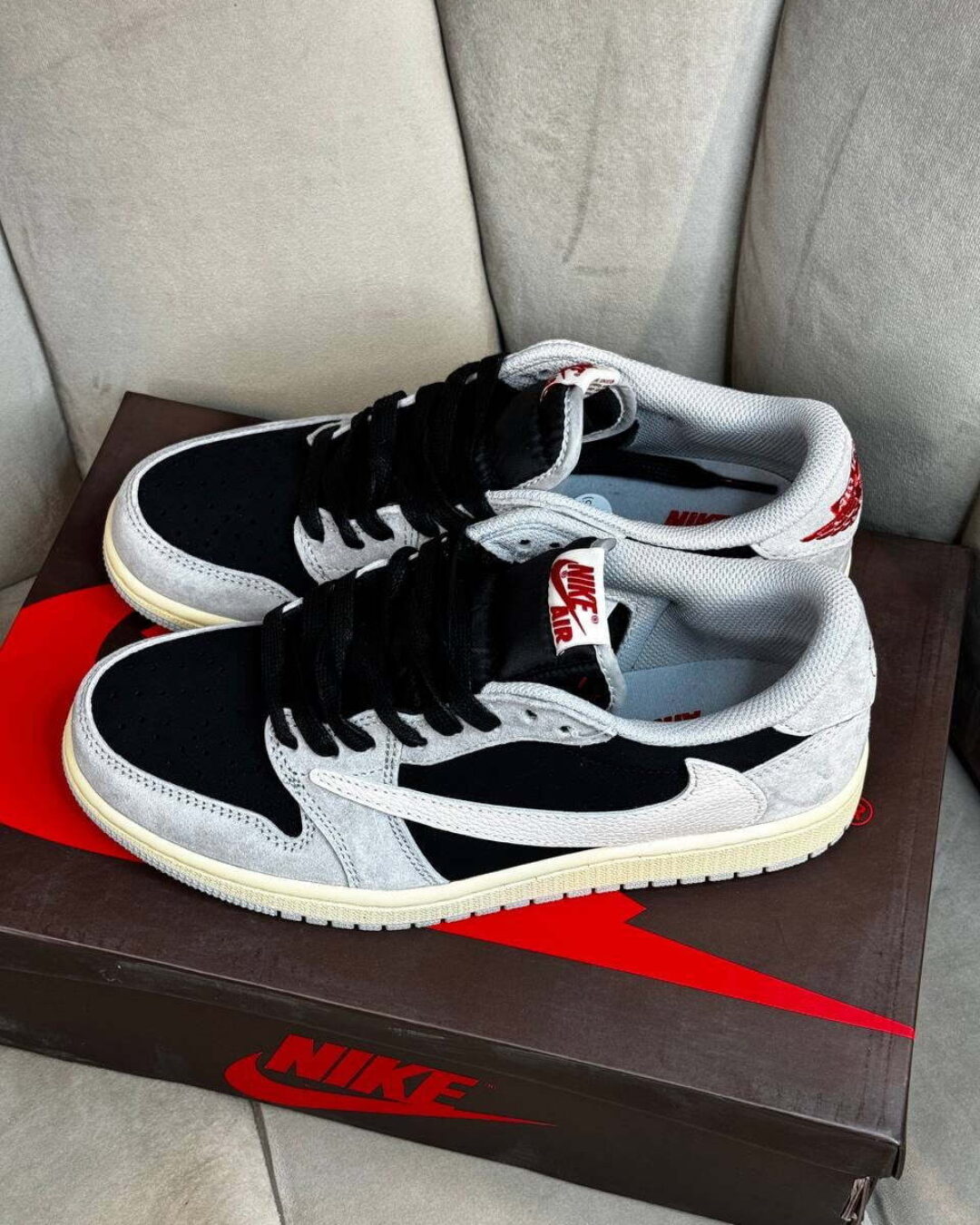 Кеды Travis Scott x Air Jordan 1 Smoke Grey — фото 3