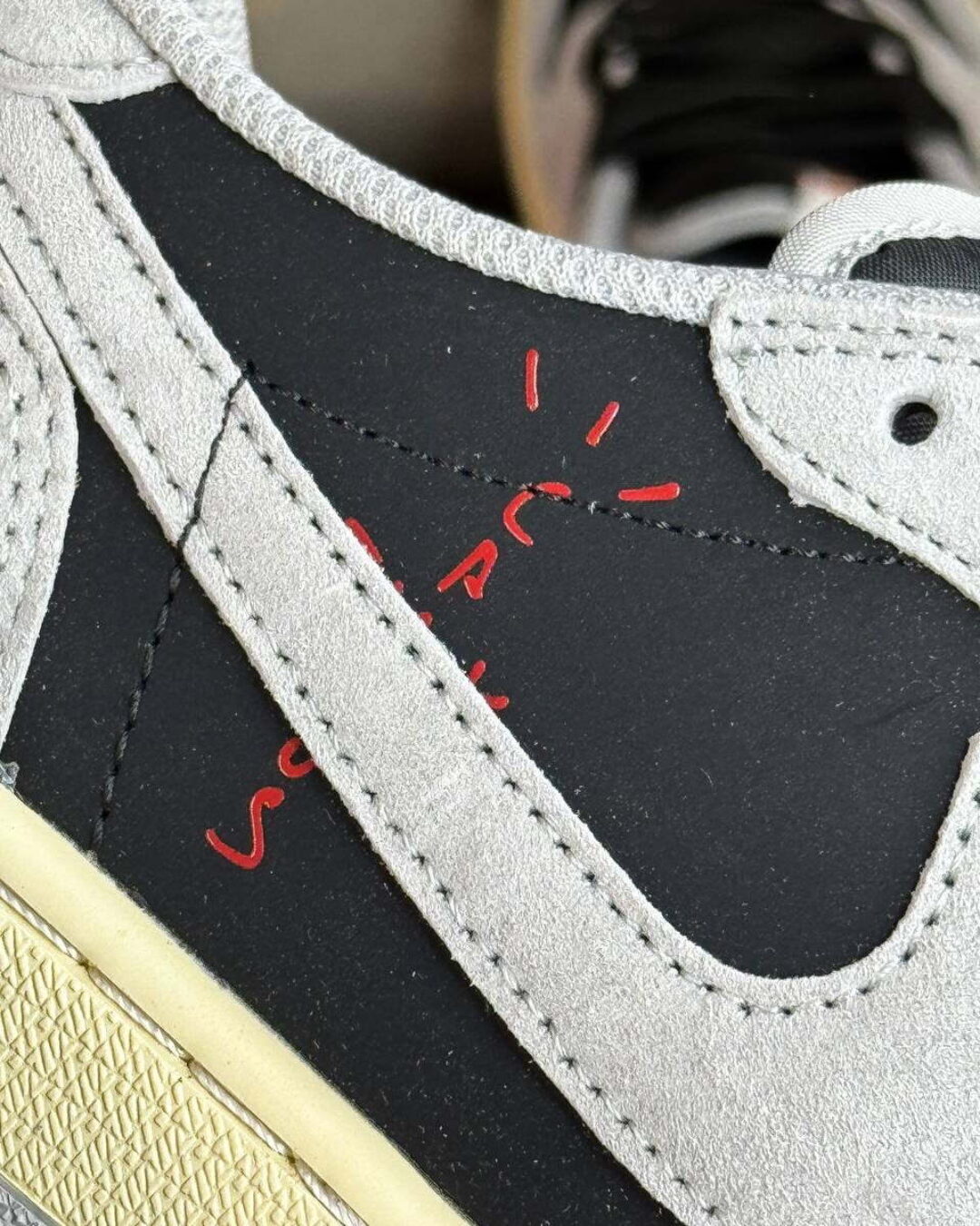 Кеды Travis Scott x Air Jordan 1 Smoke Grey — фото 5