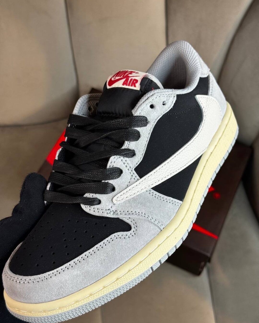 Кеды Travis Scott x Air Jordan 1 Smoke Grey