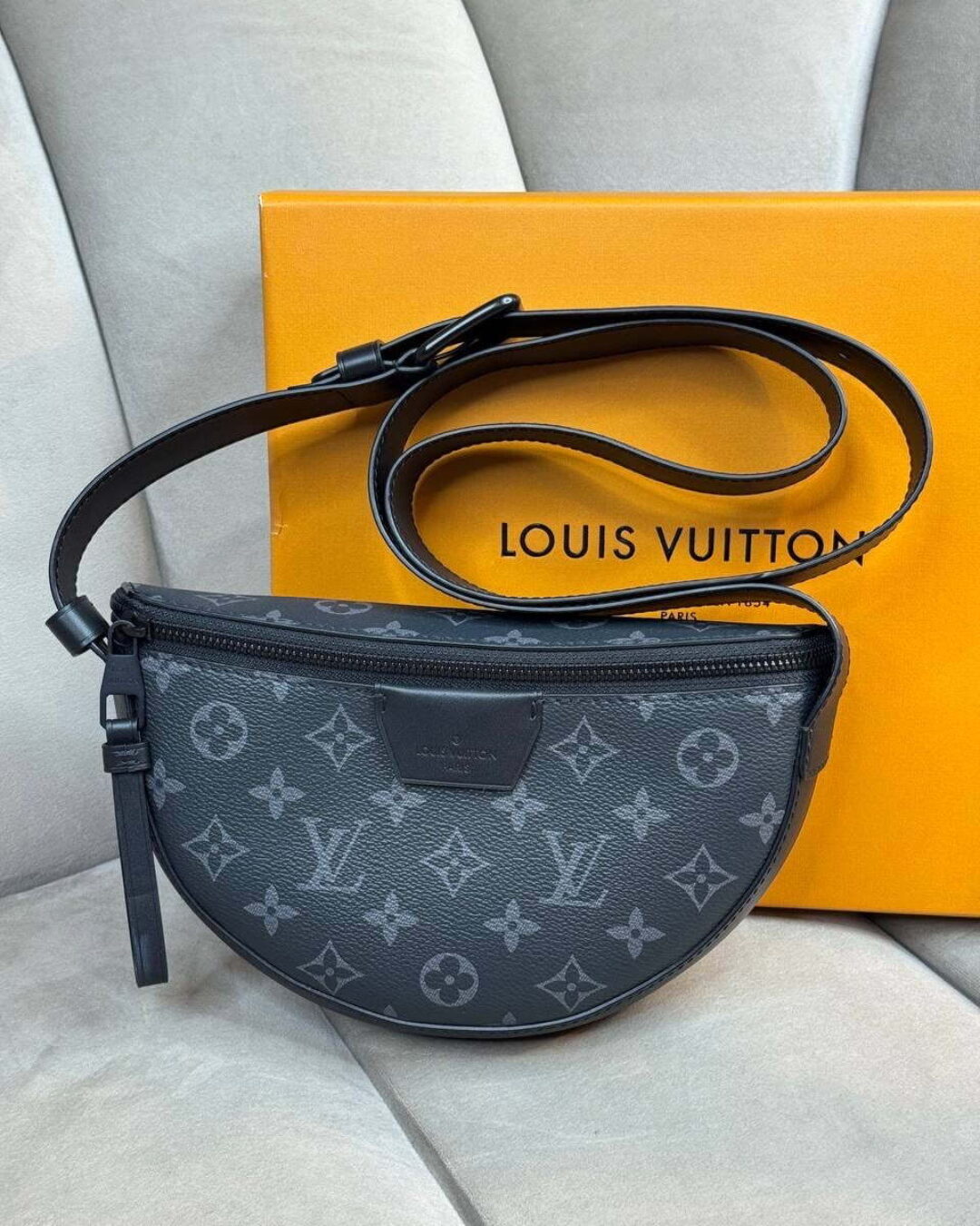 Сумка Louis Vuitton Moon Crossbody