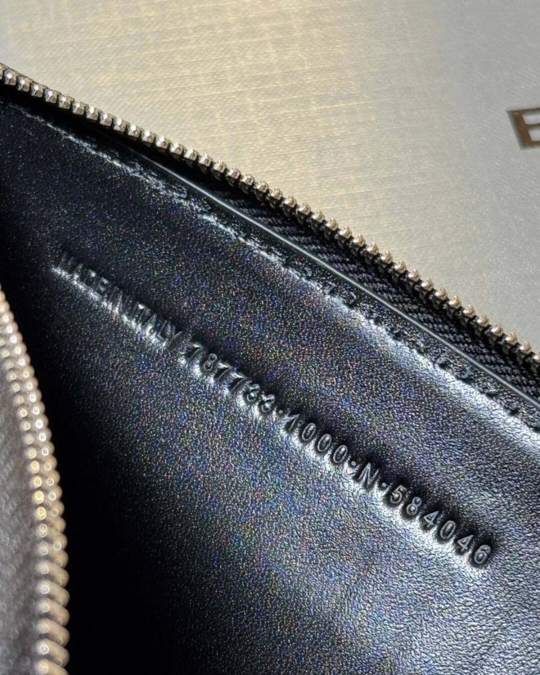 Клатч Balenciaga