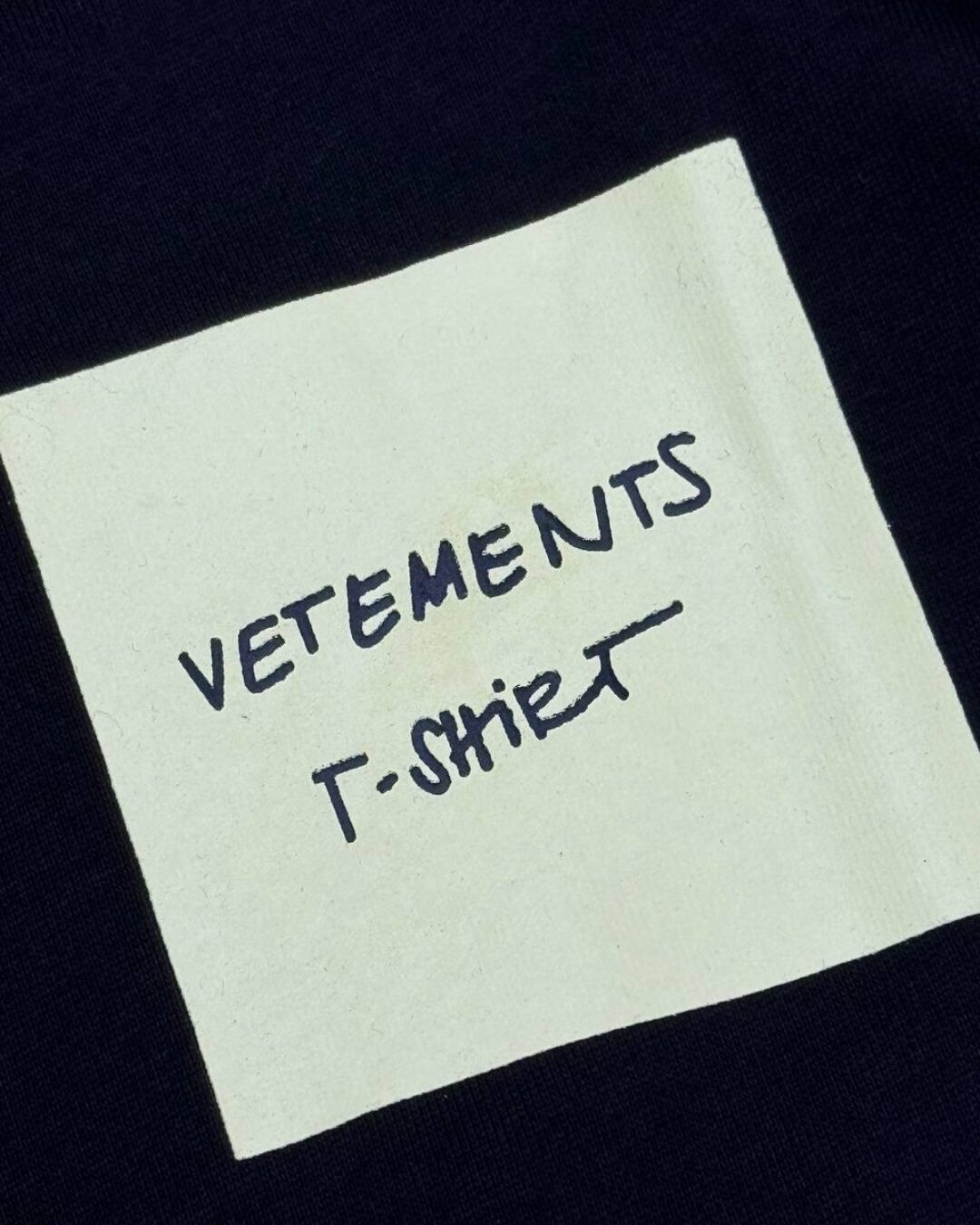 Футболка Vetements