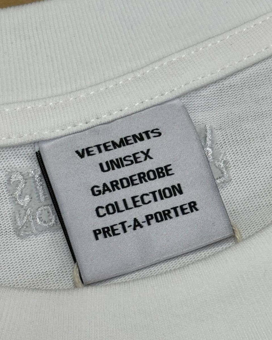Футболка Vetements Sticker — фото 8
